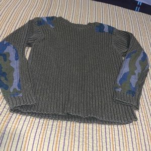 EUC LL Bean small olive green camo trim sweater